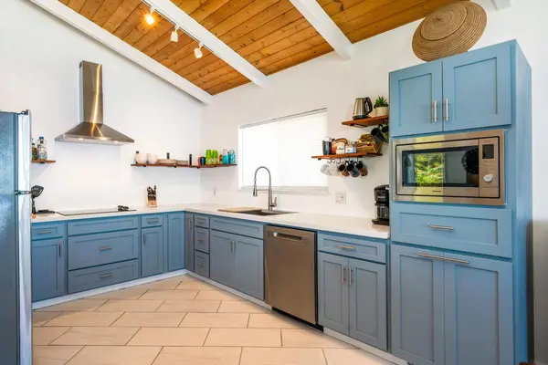 Captain Cook, HI 96704,87-3215 DATURA RD