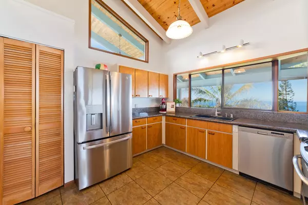 Captain Cook, HI 96704,82-985 COFFEE DR