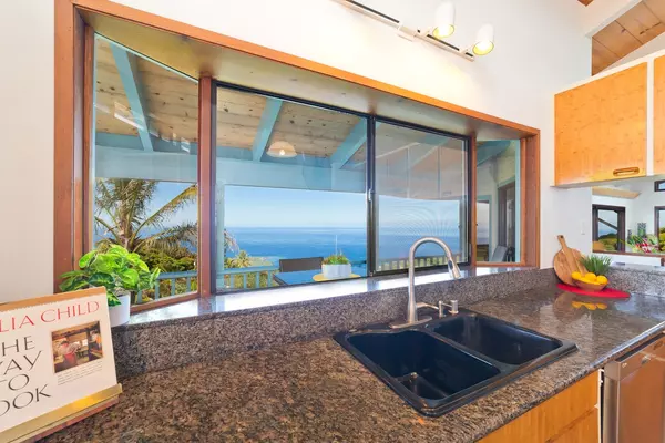 Captain Cook, HI 96704,82-985 COFFEE DR