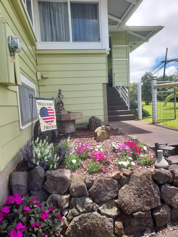 Mountain View, HI 96771,18-1259 VOLCANO RD