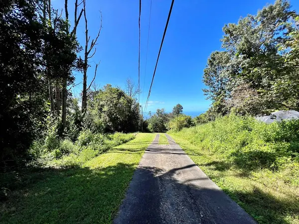 HUANUI RD, Captain Cook, HI 96704