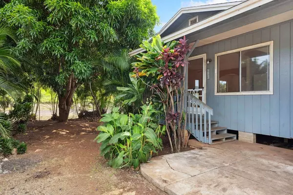 Waimea, HI 96796,5053 MENEHUNE RD