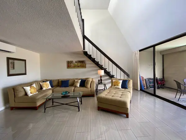 75-5782 KUAKINI HWY #707, Kailua-kona, HI 96740