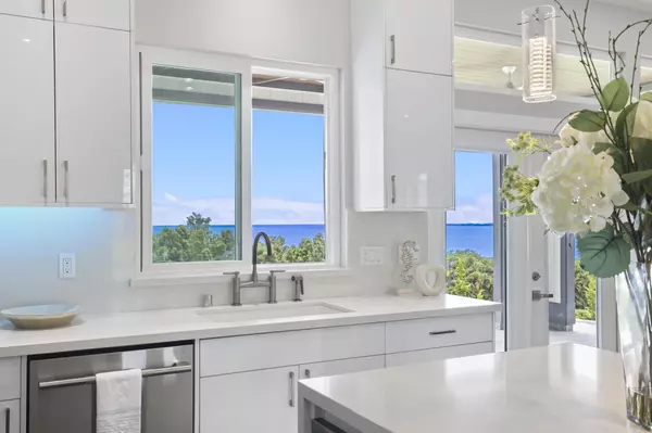 Hilo, HI 96720,27-2458 KAHALA PL