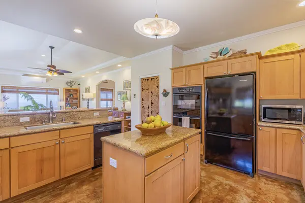 81-979 HALE KEEKEE PL, Kealakekua, HI 96750