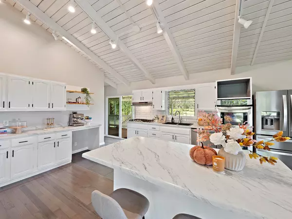 Volcano, HI 96785,18-4050 OSHIRO RD