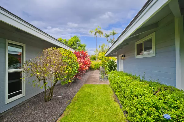 Kailua-kona, HI 96740,76-230 OLOMEA PL