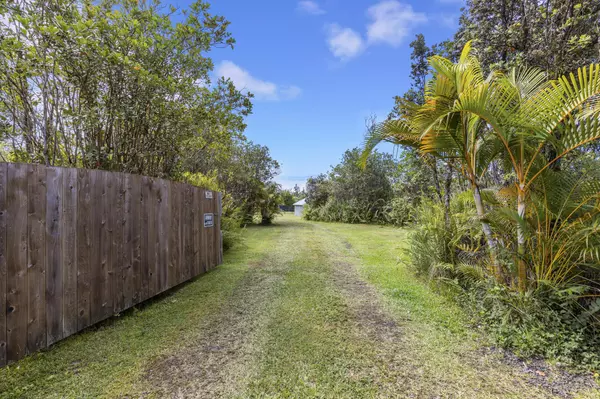 Keaau, HI 96749,16-484 LANIUMA ST