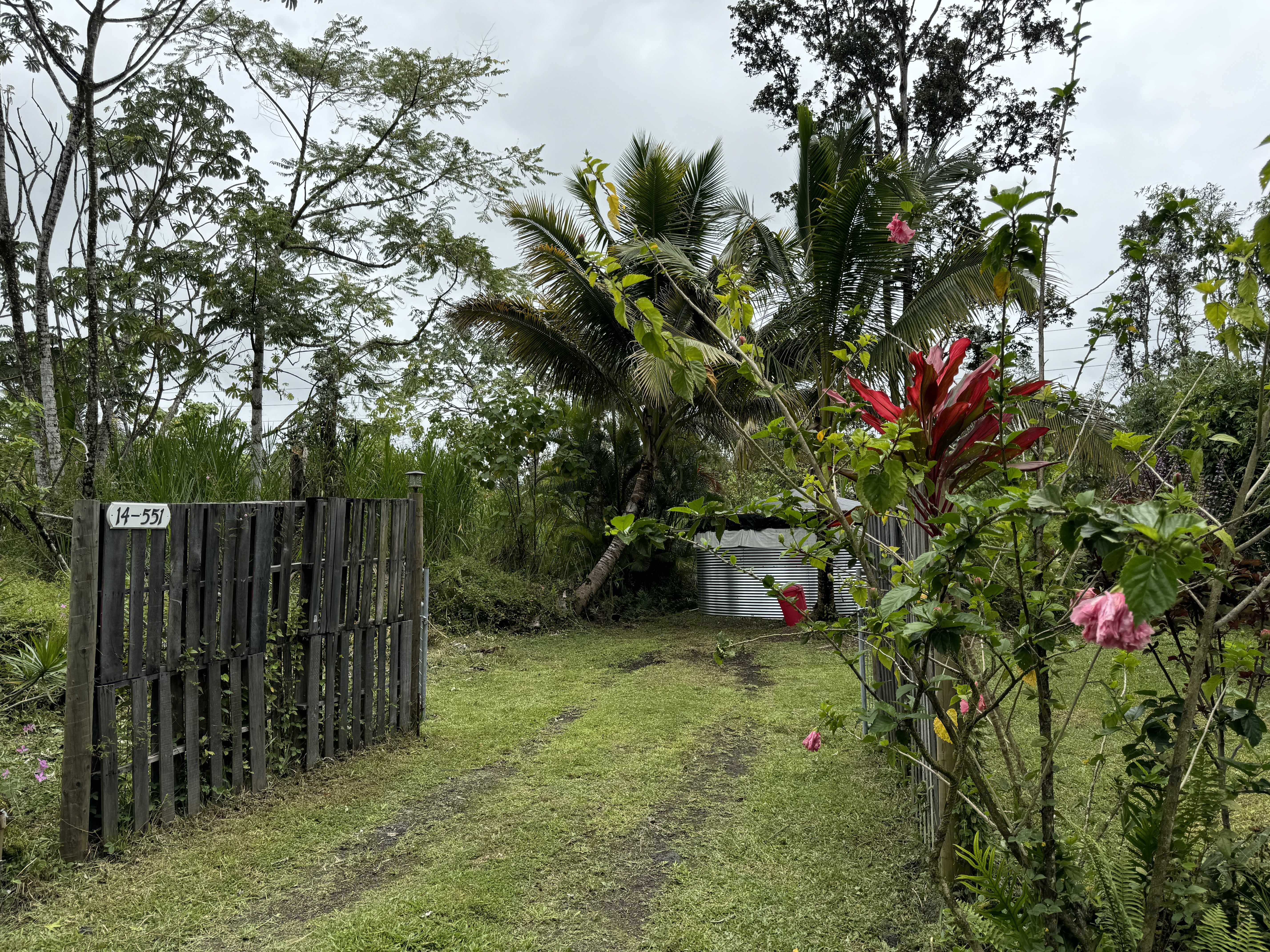Pahoa, HI 96778,14-551 SEAVIEW RD