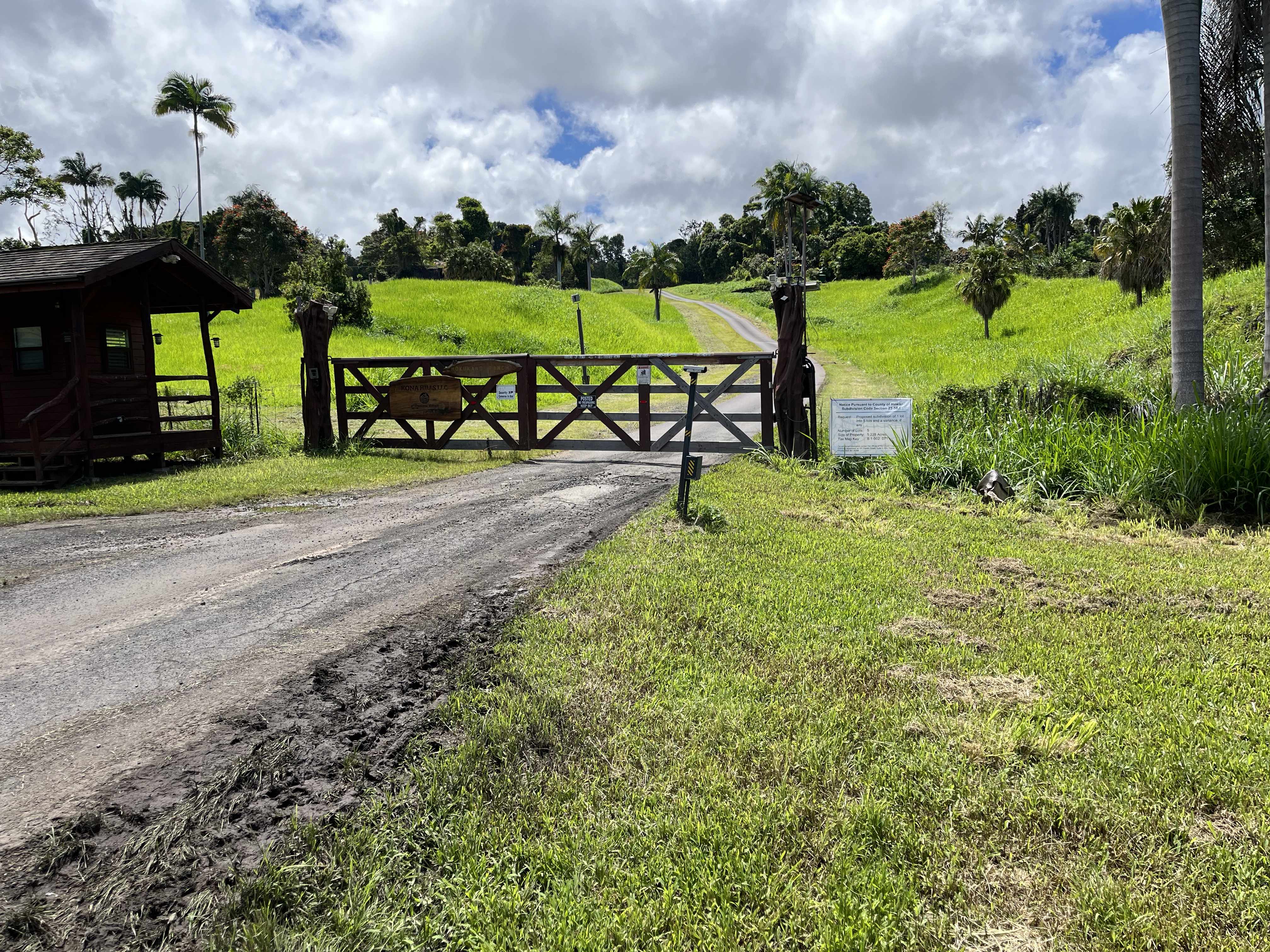 Kealakekua, HI 96750