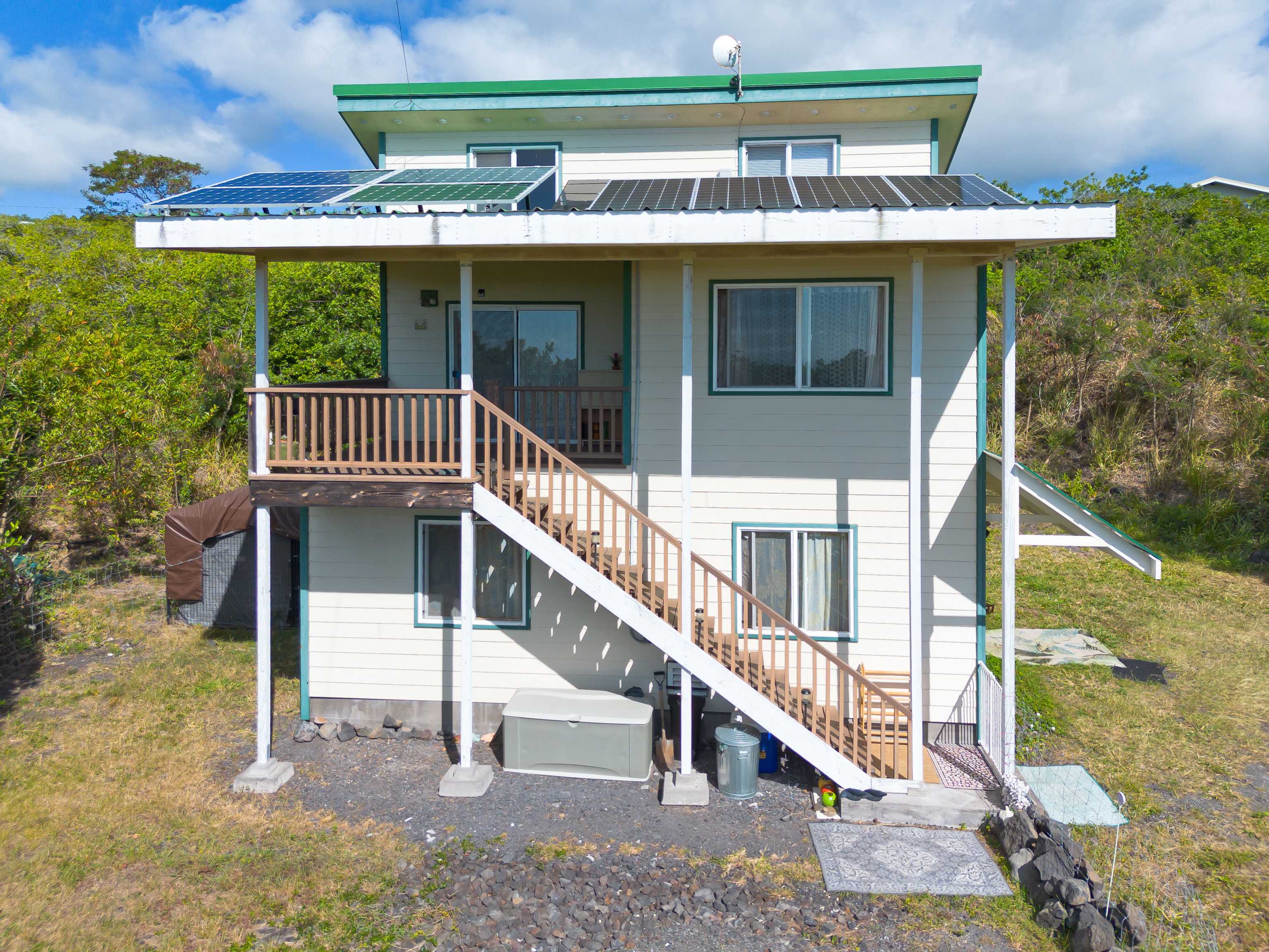 Naalehu, HI 96772,94-6406 MALULANI RD