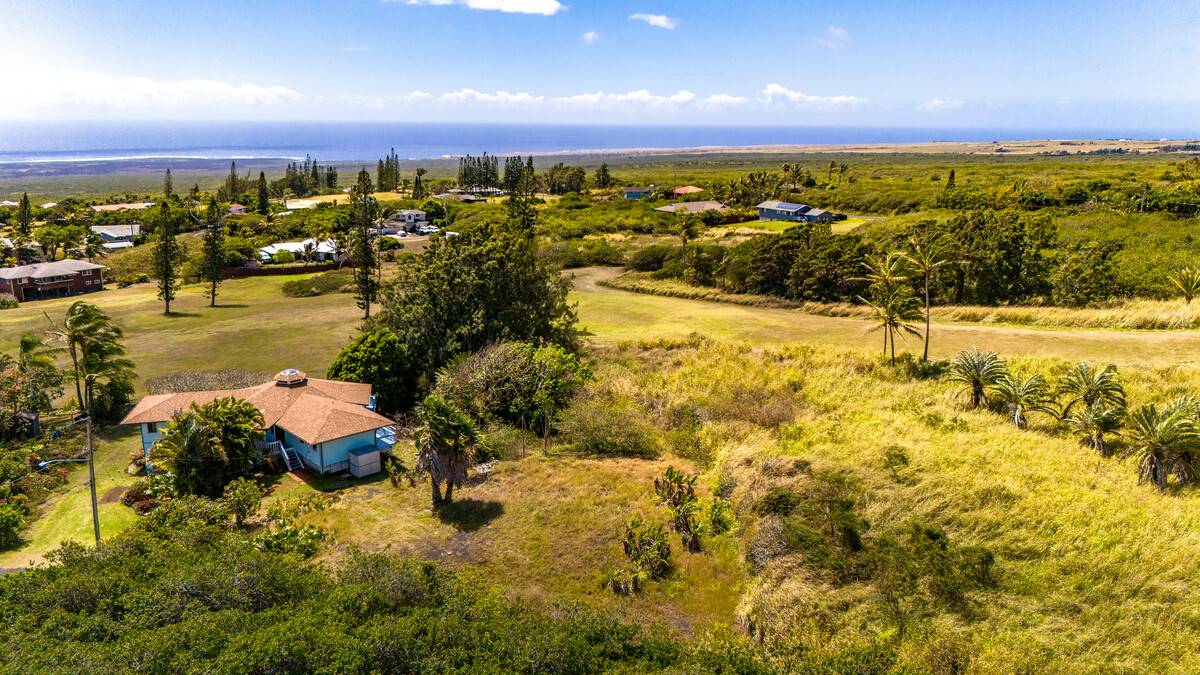 AOULI PL, Naalehu, HI 96772