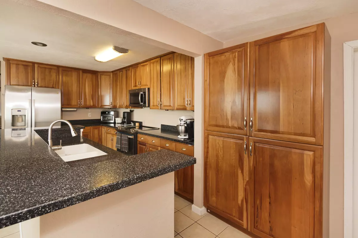 Hilo, HI 96720,31 OLENA ST