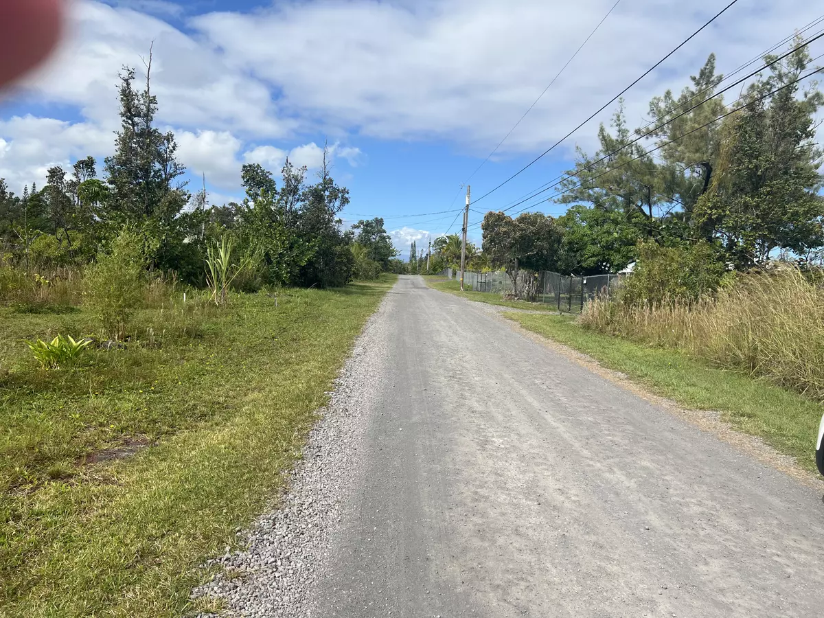 Keaau, HI 96749,15-1513 3RD AVE