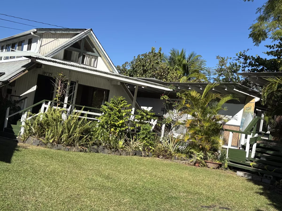 Captain Cook, HI 96704,84-5220 PAINTED CHURCH RD