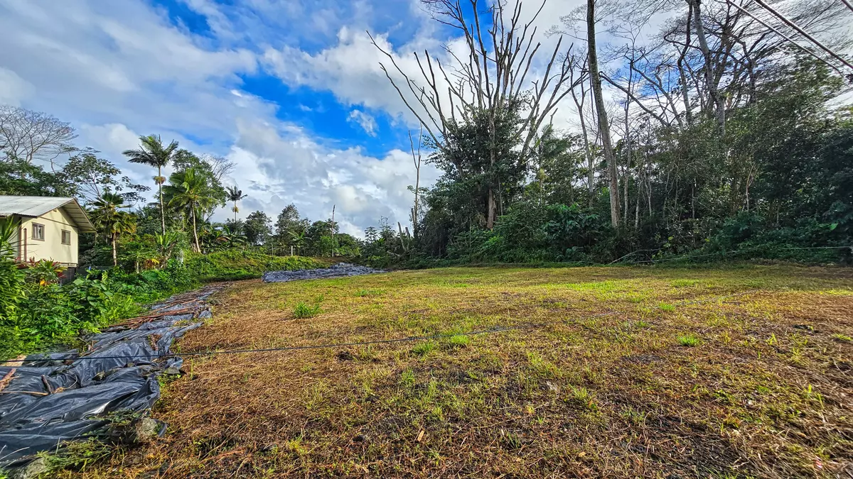 Pahoa, HI 96778,15-739 KAHAKAI BLVD
