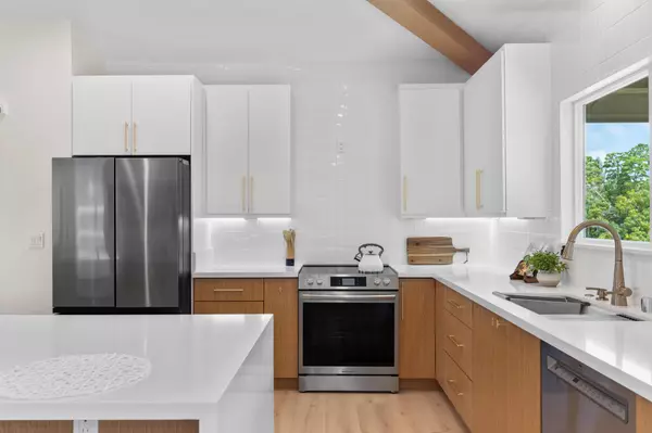 Keaau, HI 96749,15-1757 4TH AVE