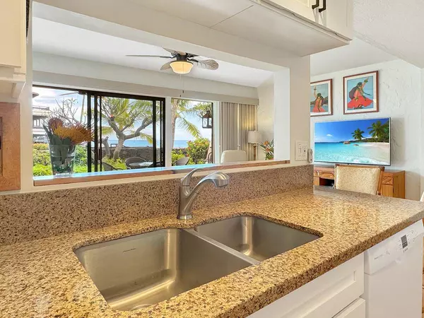 Kailua-kona, HI 96740,75-6082 ALII DR #B137