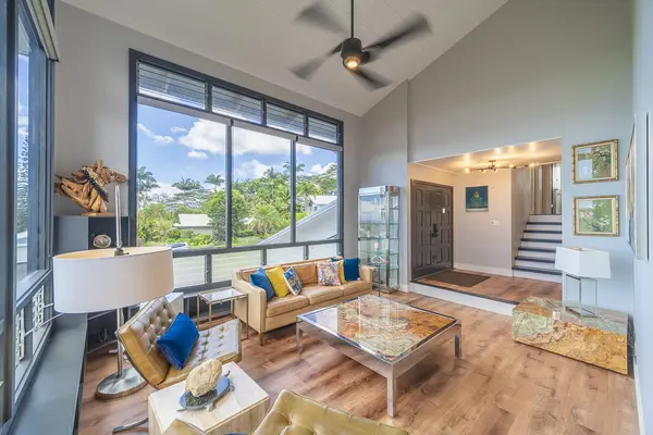 Hilo, HI 96720,543 KAANINI ST