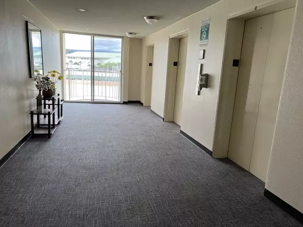 Hilo, HI 96720,101 HILO LAGOON CENTRE #401