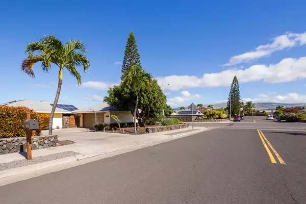 Waikoloa, HI 96738,68-1652 HOOHIKI CT