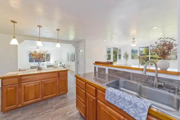 Keaau, HI 96749,16-1321 POHAKU CIRCLE