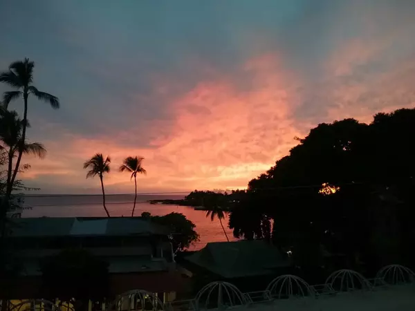 75-5719 ALII DR #301,  Kailua-kona,  HI 96740