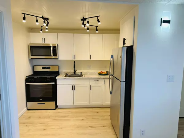 Kailua-kona, HI 96740,79-7261 NAHENAHE LP #111