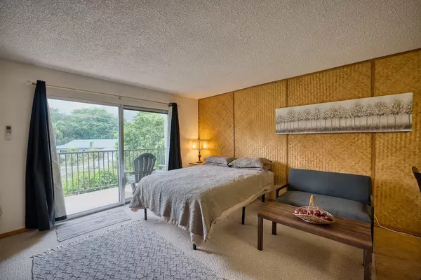 Hilo, HI 96720,355 KALANIANAOLE ST #221