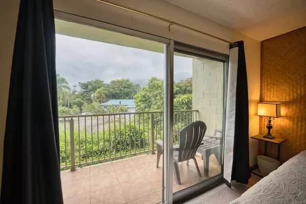 Hilo, HI 96720,355 KALANIANAOLE ST #221