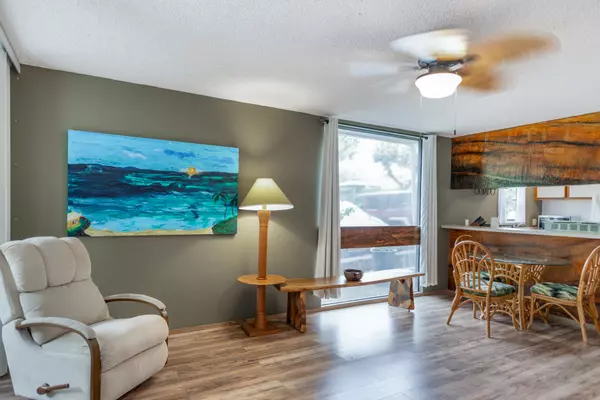 Kailua-kona, HI 96740,75-5669 KUAKINI HIGHWAY #4101