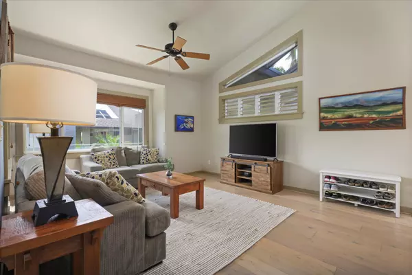 Kailua-kona, HI 96740,75-6025 ALII DR #O202