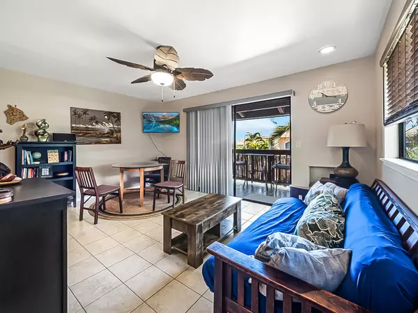 75-123 LUNAPULE RD #206,  Kailua-kona,  HI 96740