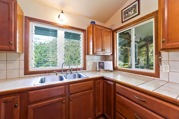 Keaau, HI 96749,15-2021 11TH AVE