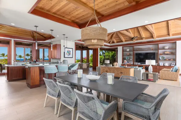 72-1033 KEKAHAWAIOLE DR, Kailua-kona, HI 96740