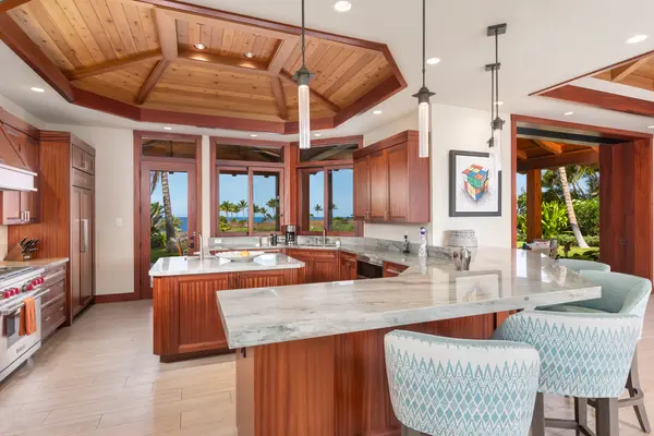 72-1033 KEKAHAWAIOLE DR, Kailua-kona, HI 96740