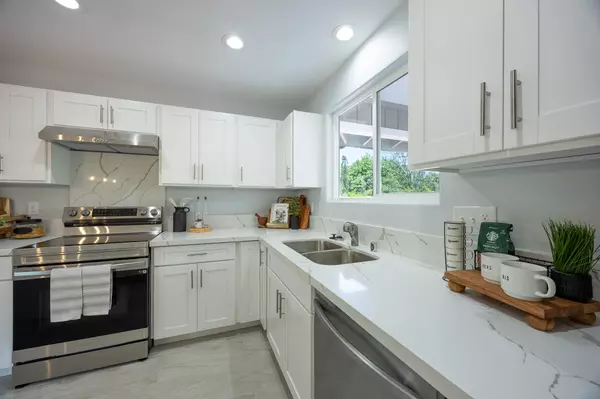 Keaau, HI 96749,15-1791 4TH AVE