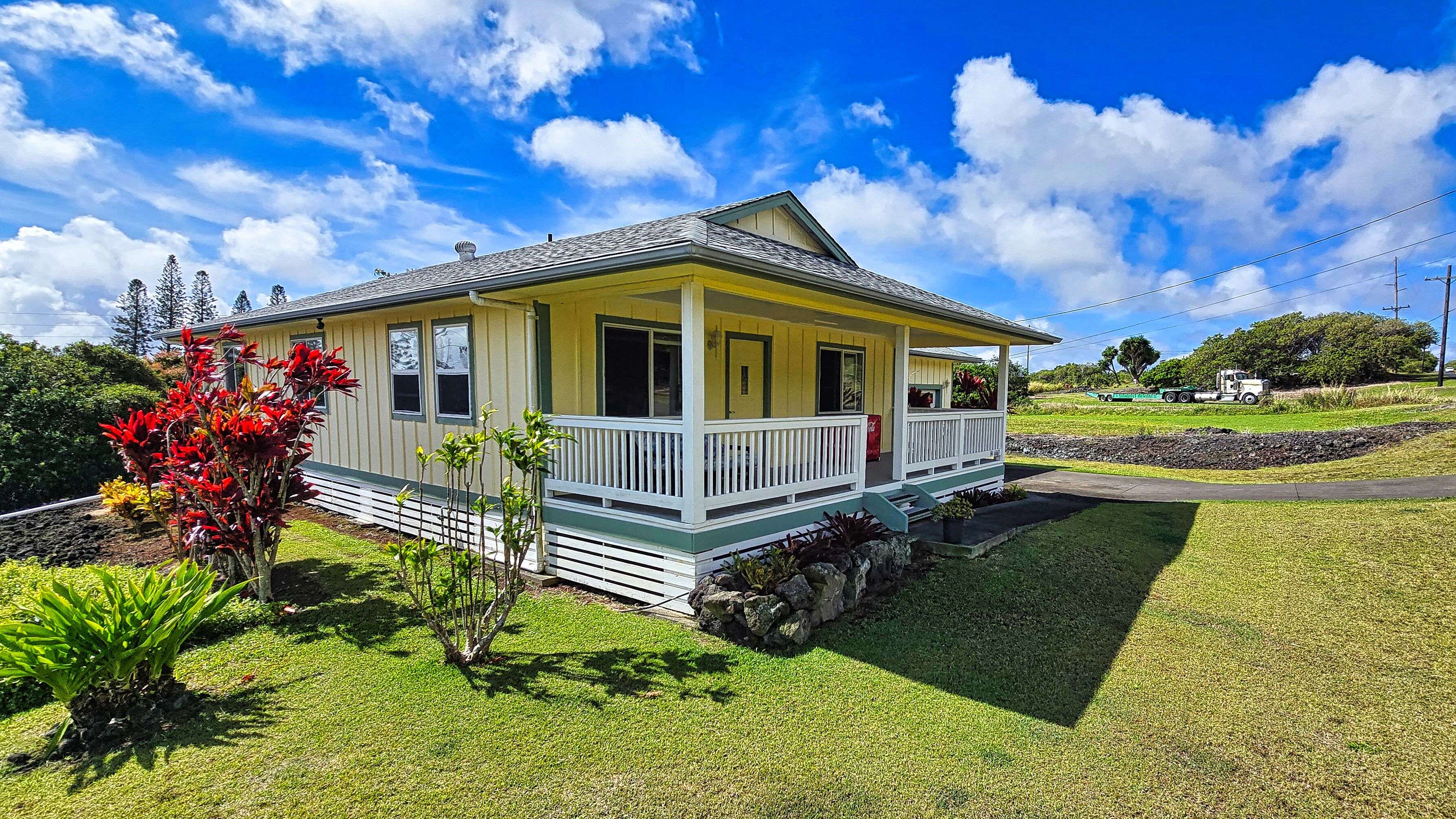 Naalehu, HI 96772,94-6663 KAMAOA RD