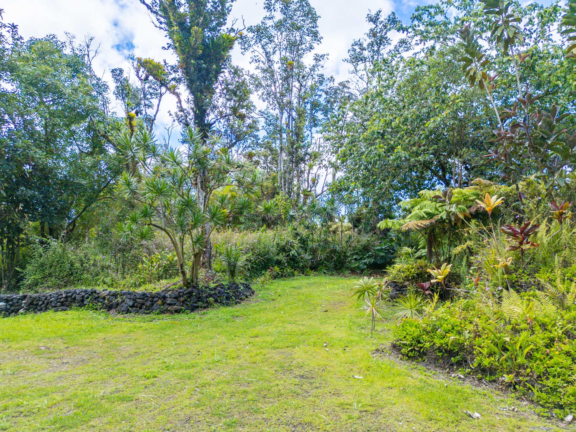 Pahoa, HI 96778,13-1270 LEILANI AVE