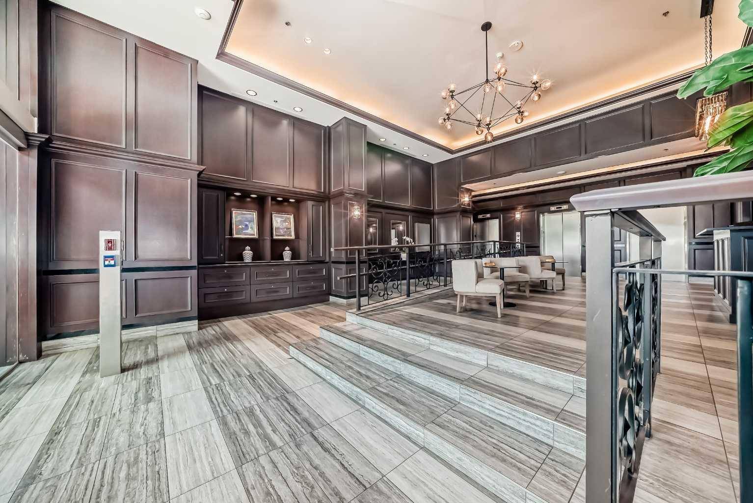 Calgary, AB T2R 0H8,817 15 AVE SW #402