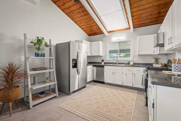 Kailua-kona, HI 96740,73-1025 AHIKAWA ST