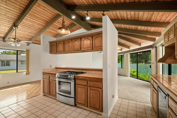 5884-A KAWAIHAU RD, Kapaa, HI 96746