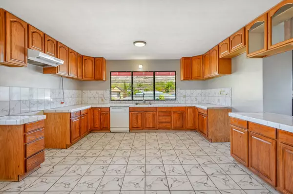 Waimea, HI 96796,9442 KEAHI PL