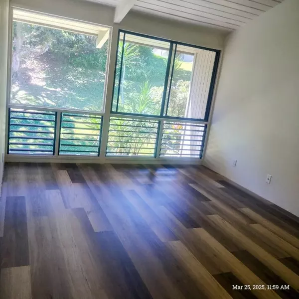 950 KUMUKOA ST #C203, Hilo, HI 96720