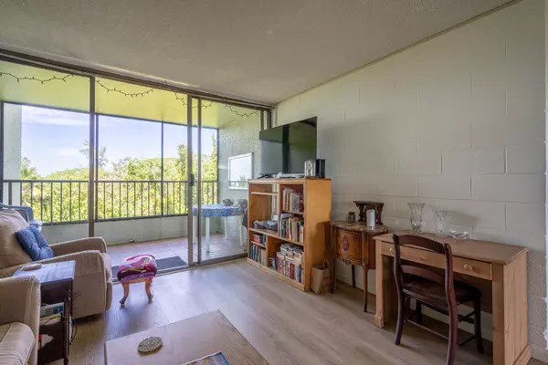 Hilo, HI 96720,1875 KALANIANAOLE AVE #409