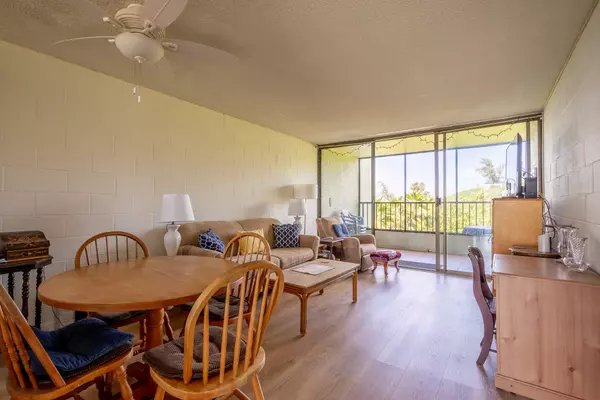 Hilo, HI 96720,1875 KALANIANAOLE AVE #409