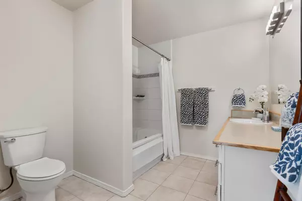 Keaau, HI 96749,15-2060 29TH AVE