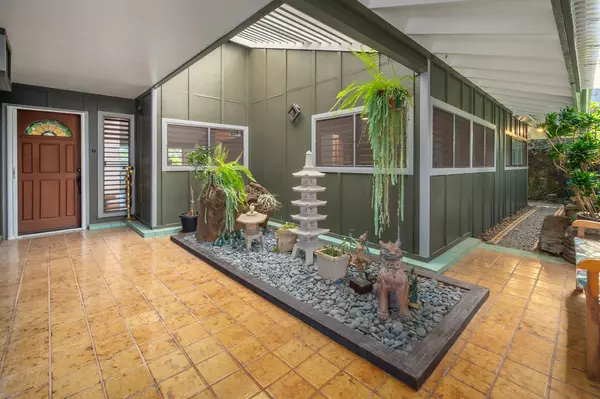 Kalaheo, HI 96741,4282 KALAHEO DR