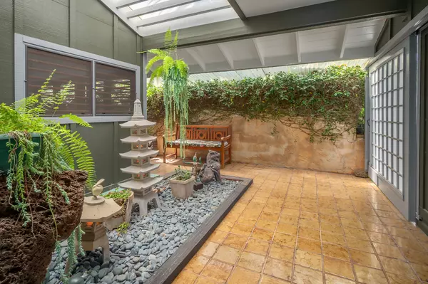 Kalaheo, HI 96741,4282 KALAHEO DR