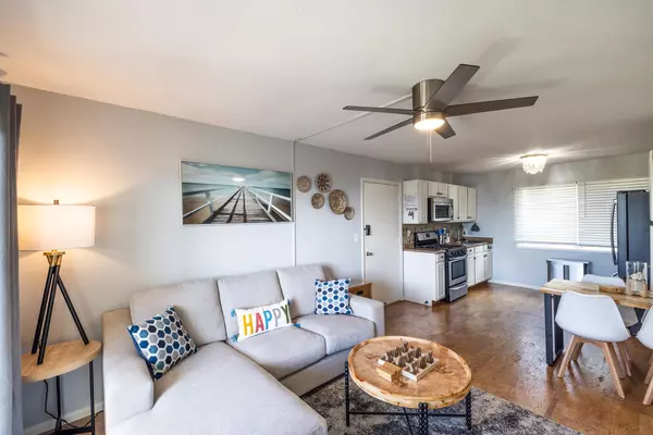 Kailua-kona, HI 96740,74-5618 PALANI RD #C7